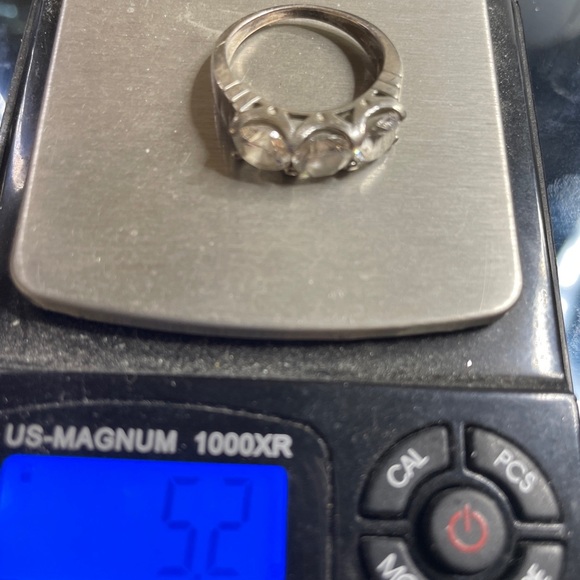 2.53 Carat Tw quartz or better sterling silver triple stone size 7 ring. - Picture 14 of 16